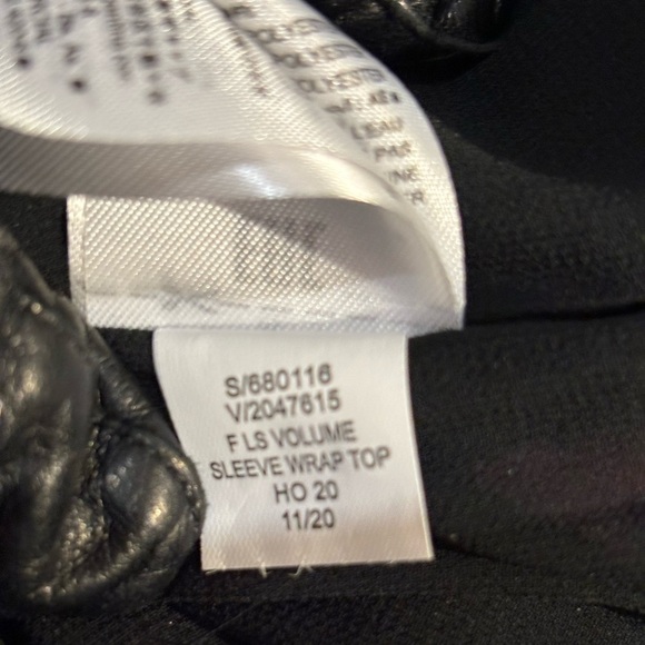 Banana Republic Floral Satin Wrap Top Blouse V-Neck Size M - Picture 13 of 14